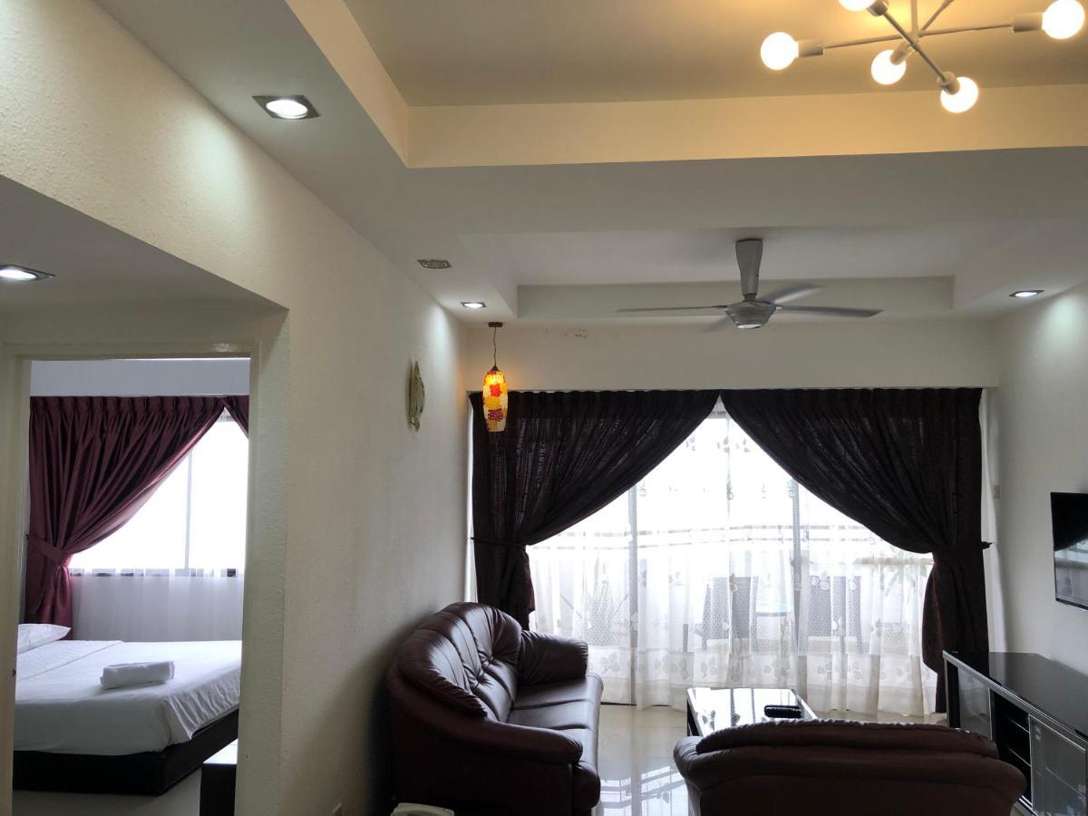 Beach Resort Home Stay Sri Sayang 05 Apartment Batu Ferringhi 2Bedroom Exteriör bild